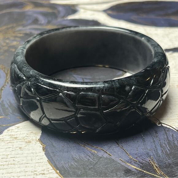 Vintage Rare Black Bakelite Textured Chunky Bangle Bracelet Crackle Effect D3 - Picture 1 of 16